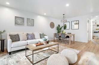 55 Stenner St in San Luis Obispo, CA - Building Photo - Building Photo