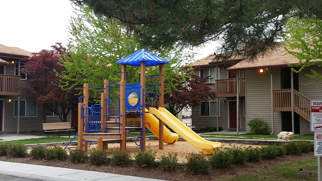 Sandlewood Apartments in Caldwell, ID - Building Photo