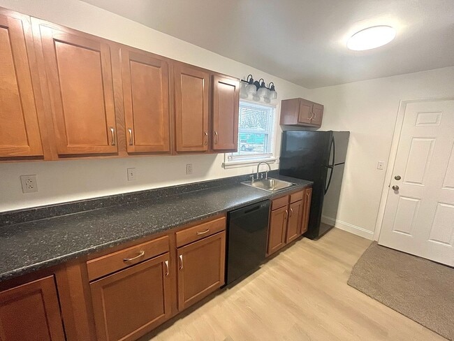 2215 Bird Dr in Erie, PA - Building Photo - Building Photo