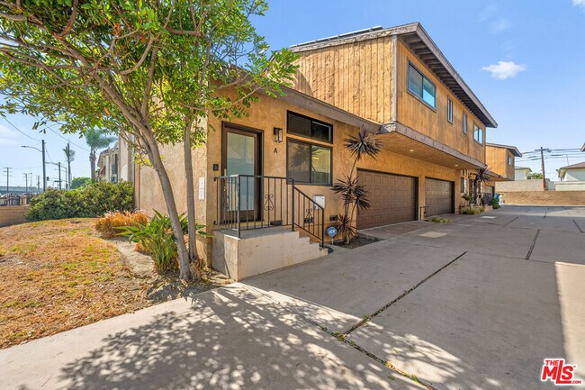 4069 W Rosecrans Ave in Hawthorne, CA - Building Photo - Building Photo
