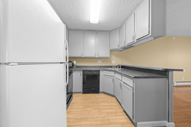 3460 S Poplar St in Denver, CO - Building Photo - Building Photo