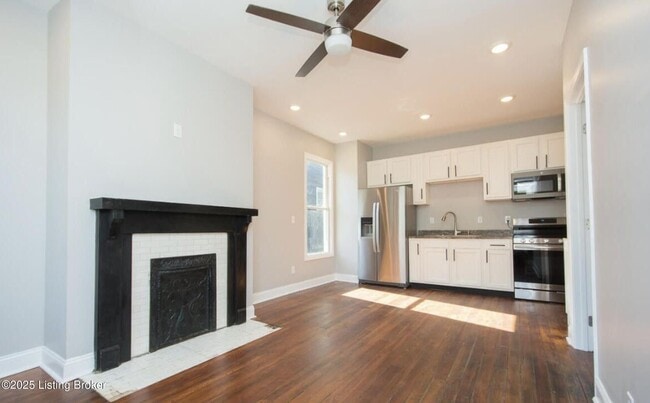 property at 918 Ash St