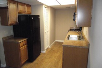 5293 Vineland Rd in Orlando, FL - Building Photo - Building Photo