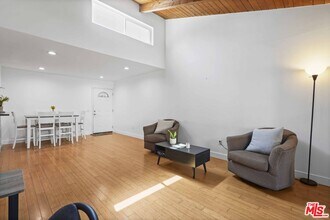 10331 Lindley Ave in Los Angeles, CA - Building Photo - Building Photo
