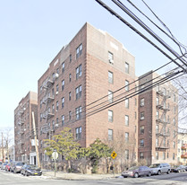 83-02 Cornish Ave in Flushing, NY - Building Photo