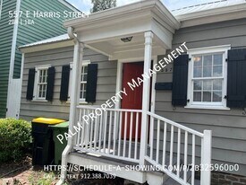 557 E Harris St in Savannah, GA - Building Photo