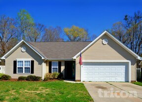 4136 Red Shed Ln in Charlotte, NC - Building Photo