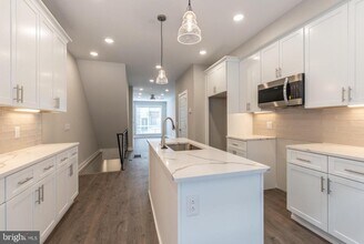 135 W Huntingdon St in Philadelphia, PA - Building Photo - Building Photo