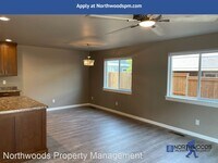 336 Everett Way photo'