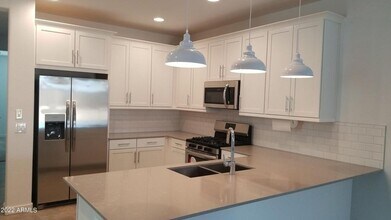 19350 W Highland Ave in Litchfield Park, AZ - Building Photo - Building Photo