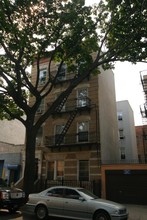 2414 41st St in Long Island City, NY - Foto de edificio - Building Photo