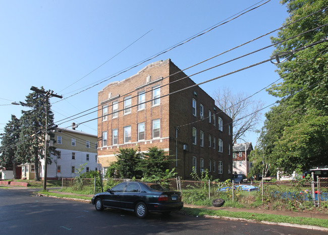 76 Sexton St in New Britain, CT - Foto de edificio - Building Photo