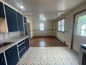 33 Apremont St in Adams, MA - Building Photo - Building Photo