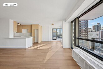 501 E 87th St in New York, NY - Building Photo - Building Photo