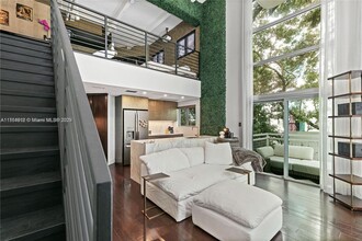 7728 Collins Ave in Miami, FL - Foto de edificio - Building Photo