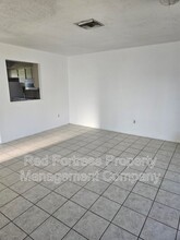 7565 Winged Foot Dr in Ft. Myers, FL - Building Photo - Building Photo