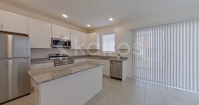 34163 Rogallo Ln in Wesley Chapel, FL - Building Photo - Building Photo