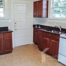 16 W Stone Ave in Greenville, SC - Building Photo - Building Photo