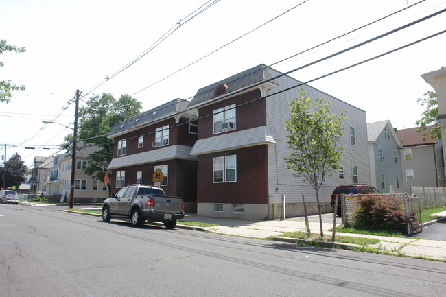 903 Chandler Ave in Linden, NJ - Building Photo - Building Photo