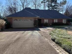 8787 Cherry Spring Dr in Memphis, TN - Building Photo - Building Photo