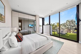 4585 Nautilus Dr in Miami Beach, FL - Building Photo - Building Photo
