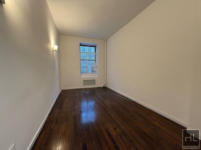 EAST 89 St in New York, NY - Foto de edificio - Building Photo