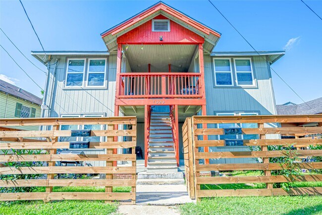 7320 Capitol St in Houston, TX - Building Photo - Building Photo