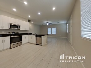 12546 W Hummingbird Terrace in Peoria, AZ - Building Photo - Building Photo