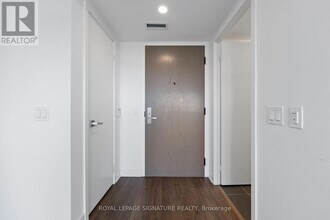 30 Tretti Wy in Toronto, ON - Building Photo - Building Photo