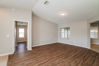 4640 Burlington Rd in Land O Lakes, FL - Building Photo - Building Photo