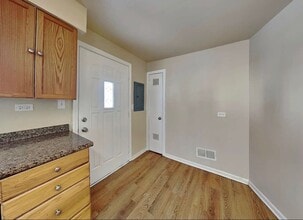 1222 S 4th St in Aurora, IL - Building Photo - Building Photo
