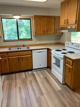 1525 Woburn St in Bellingham, WA - Building Photo - Building Photo