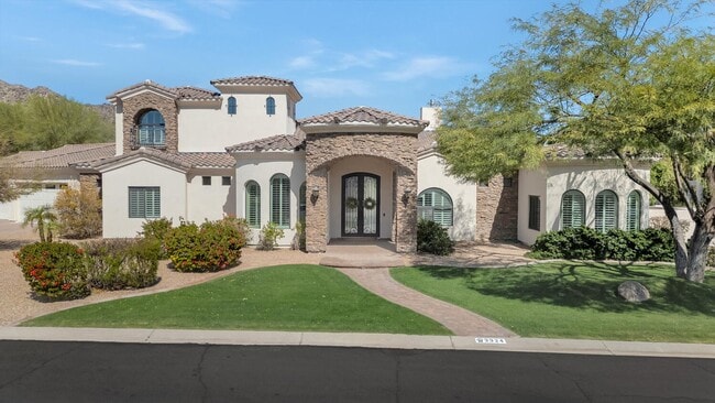 3324 E Suncrest Ct in Phoenix, AZ - Building Photo - Building Photo