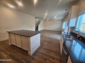 4381 Misty Woods Wy in Sparks, NV - Building Photo - Building Photo