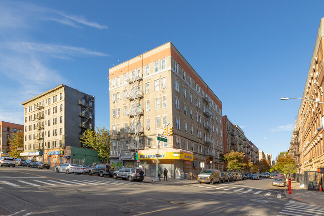 2296 Amsterdam Ave in New York, NY - Foto de edificio - Building Photo