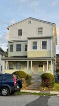 103 Garfield Ave, Unit 102 in Bridgeport, CT - Building Photo