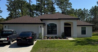 172 Linder Dr in Homosassa, FL - Building Photo
