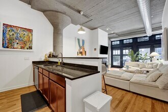 1151 W 15th St in Chicago, IL - Building Photo - Building Photo