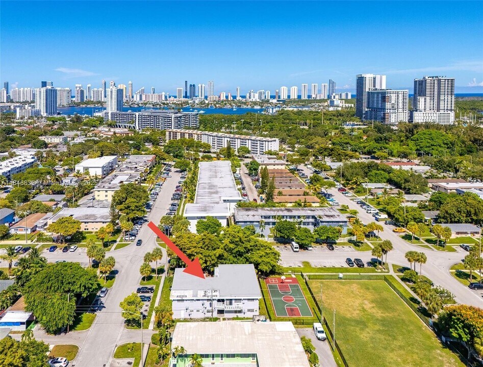 16890 NE 21st Ave in North Miami Beach, FL - Building Photo