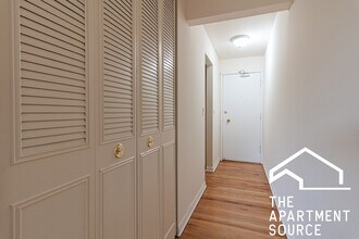 540 W Roscoe St in Chicago, IL - Building Photo - Building Photo