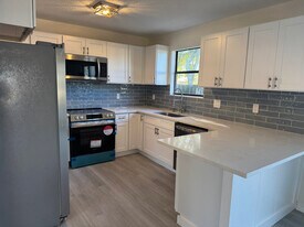 5818 Pinecrest Rd in Crestview, FL - Building Photo