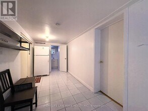 9 Lamont Ave in Toronto, ON - Building Photo - Building Photo