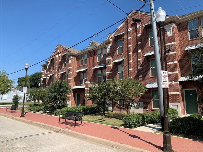 300 Spruce St in College Station, TX - Building Photo - Building Photo