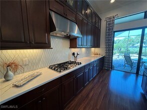 9262 Rialto Ln in Naples, FL - Foto de edificio - Building Photo