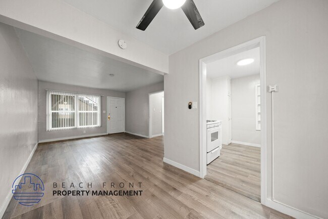 2070-2080 Magnolia Ave. in Long Beach, CA - Foto de edificio - Building Photo