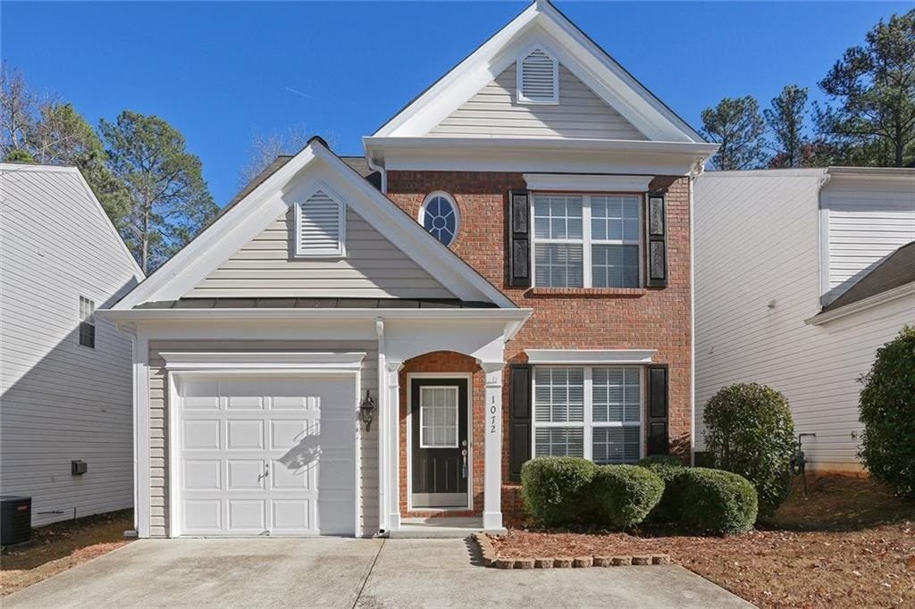 1072 Dunedin Trail in Woodstock, GA - Building Photo