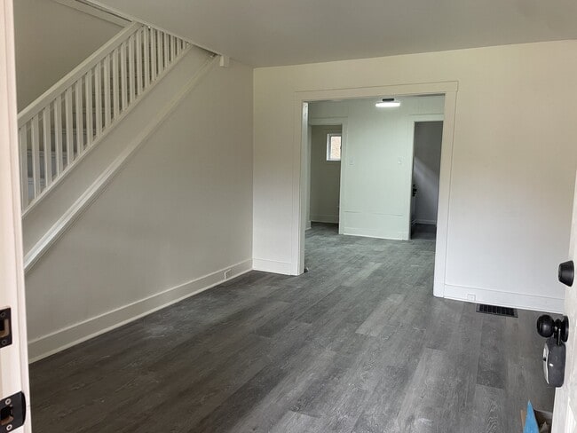 2042 Laketon Rd in Pittsburgh, PA - Building Photo - Building Photo