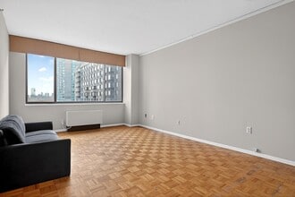 45 River Dr S in Jersey City, NJ - Foto de edificio - Building Photo