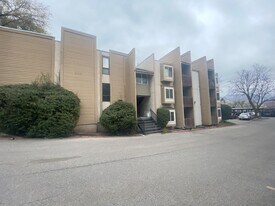 2270 E 4500 S in Holladay, UT - Building Photo