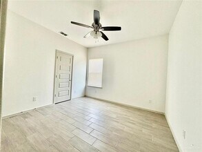 7702 N 58th Ln, Unit 3 in Mission, TX - Building Photo - Building Photo